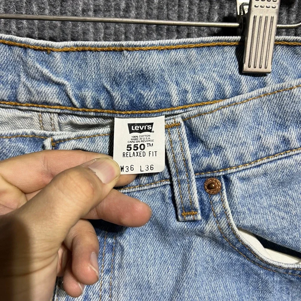 Vintage Levis 550 Jeans Mens 36x36 Light Wash Relaxed Fit Made in USA 90s Denim